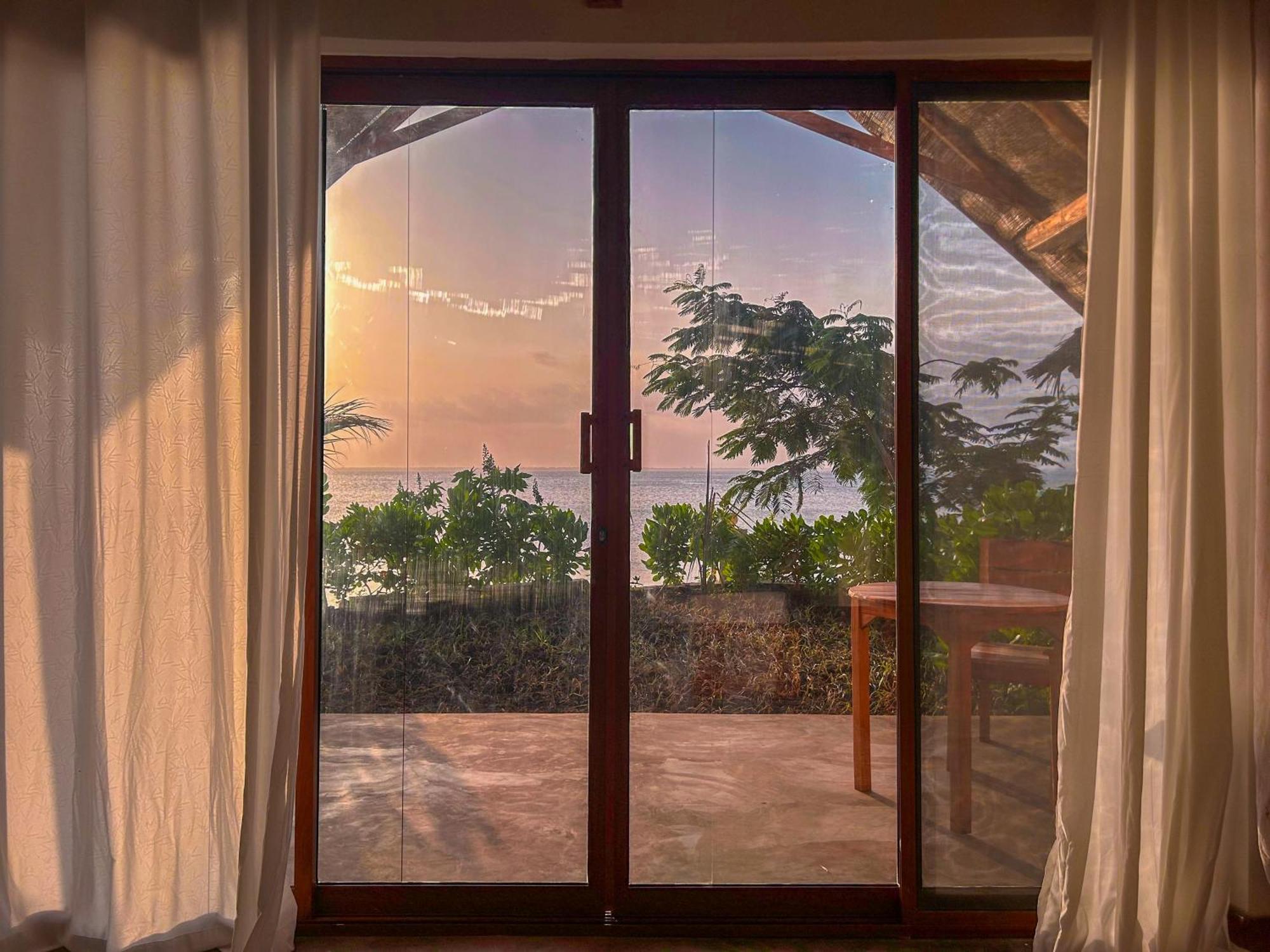 Kidoti Bay Hotel Exterior foto