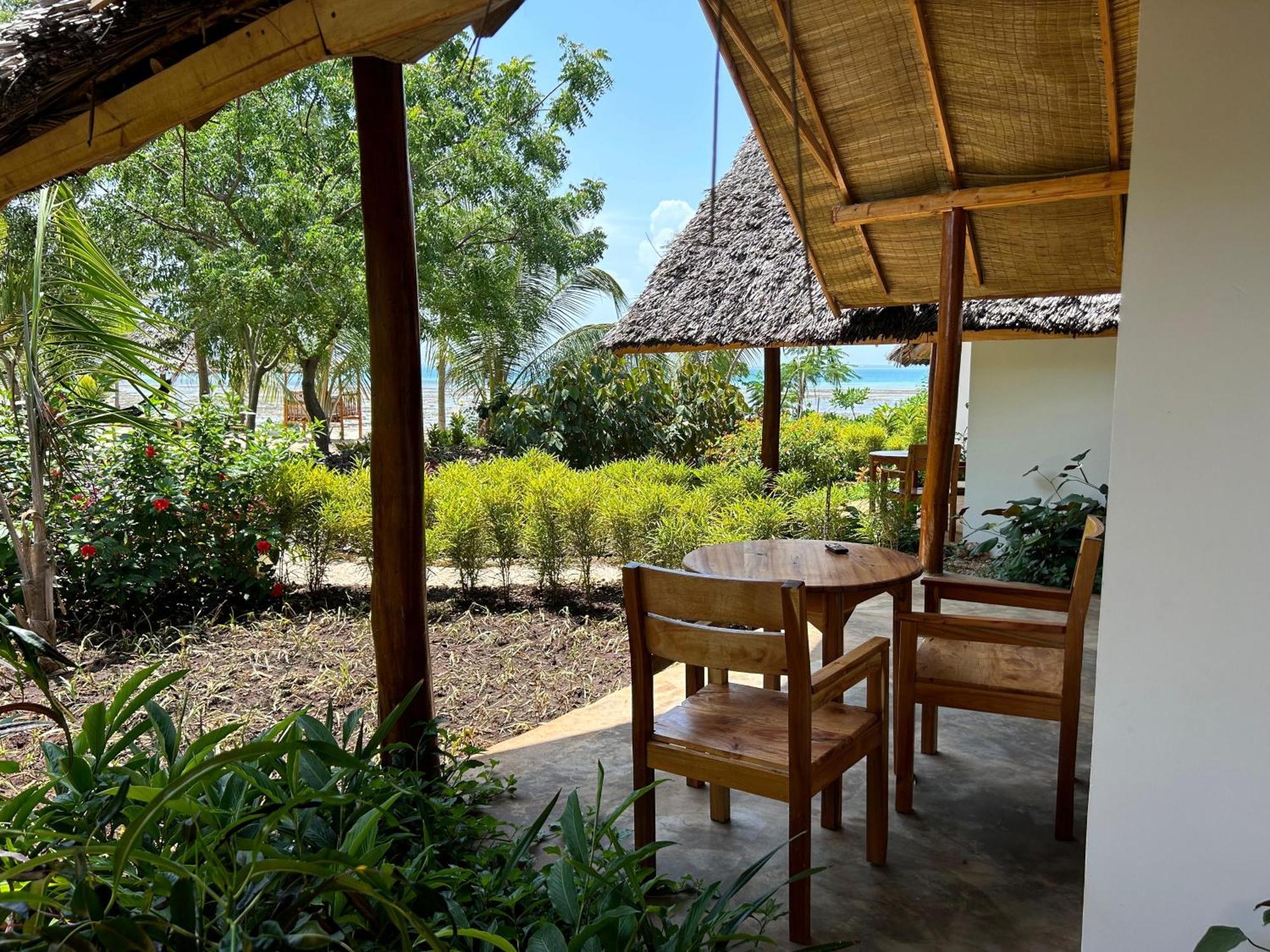 Kidoti Bay Hotel Exterior foto