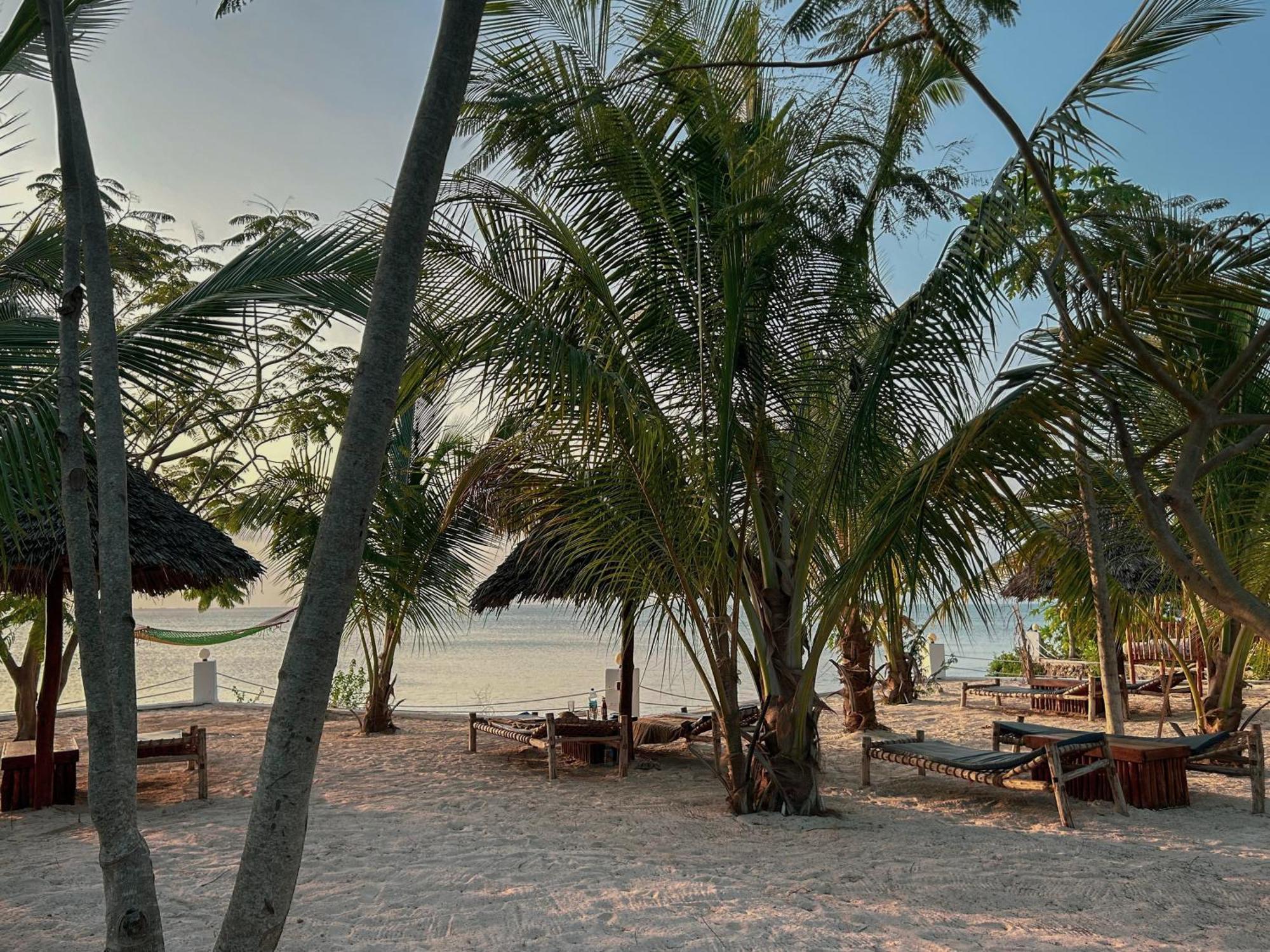 Kidoti Bay Hotel Exterior foto